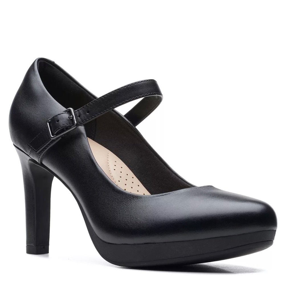 Clarks Mary Jane heels
